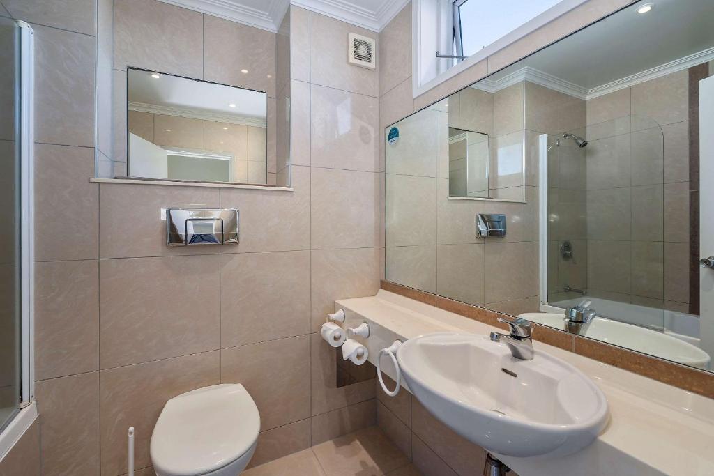 Koupelna v ubytování Quality Inn Napier