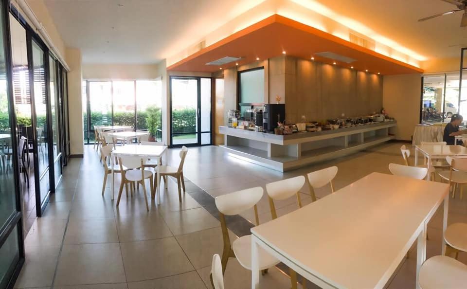 Posezení v ubytování ABIZZ Hotel Lampang Airport