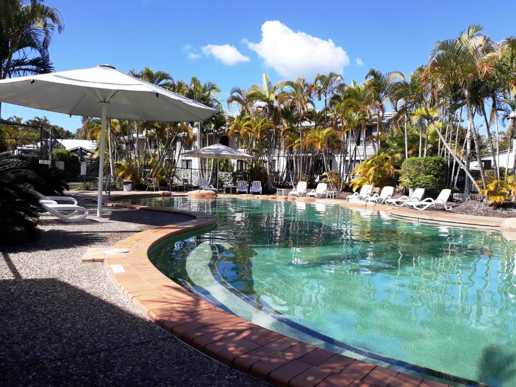 Piscina de la sau aproape de Gorgeous Apartment in Luxurious Noosa Resort