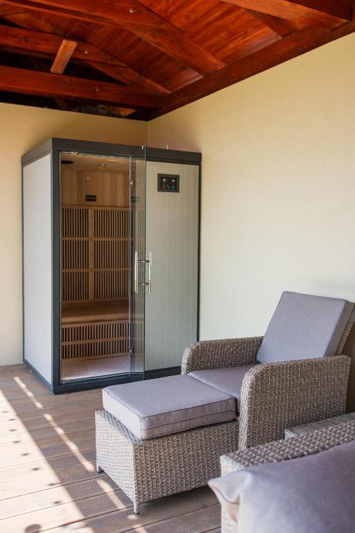 Posezení v ubytování Chata Valca PATJA-v letnej sezóne pri prenajatí aj jedného apartmánu uzavrieme ostatné apartmány-záleží na na pohodlí našich hostí