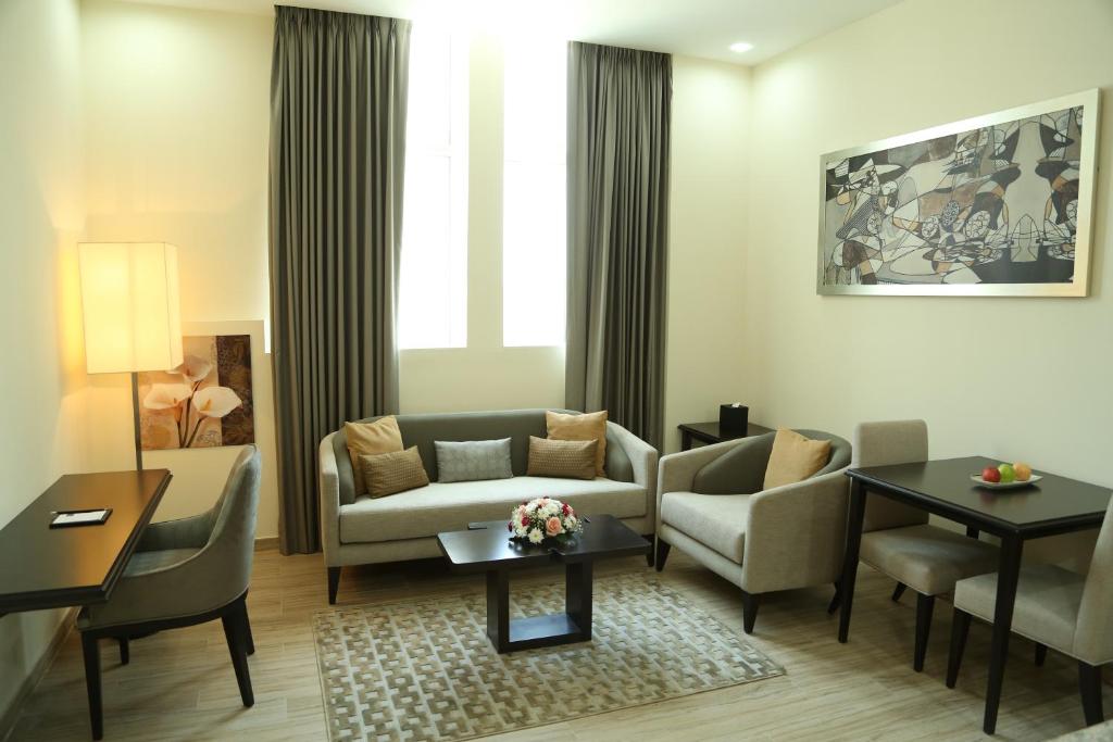 منطقة جلوس في Uptown Hotel Apartment Fujairah By Gewan