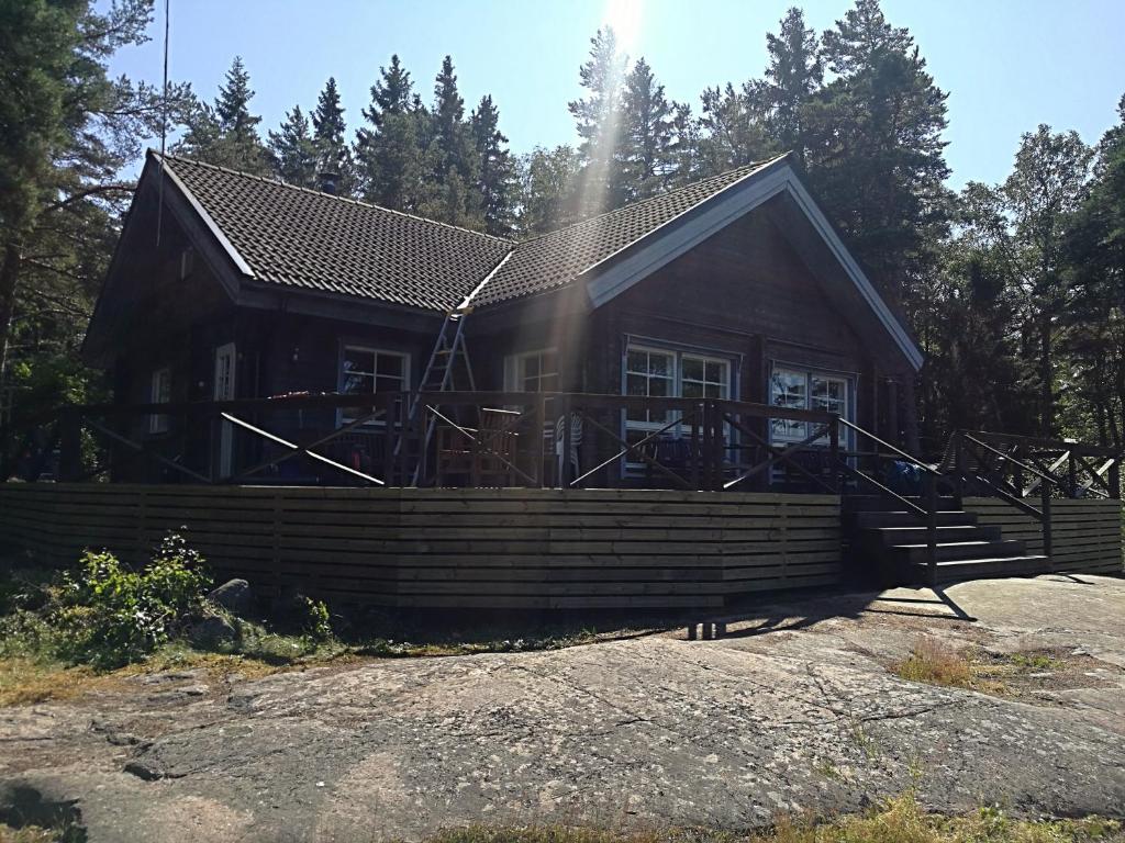 a house being constructed in front of a forest at Hevosniemi in Korppoo