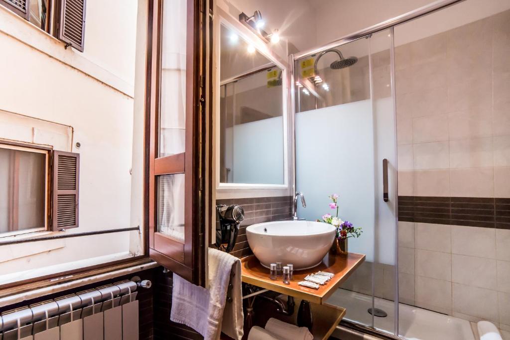 A bathroom at Sant'Angelo Apartments