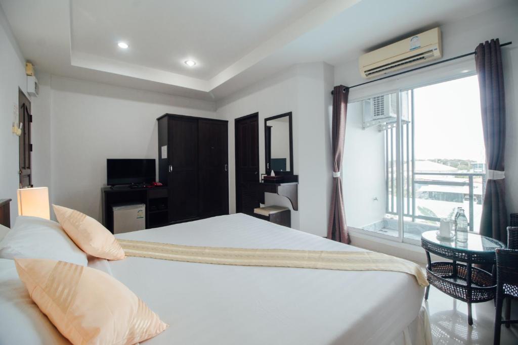 Iyara Hua Hin Lodge - Double Double Double Room