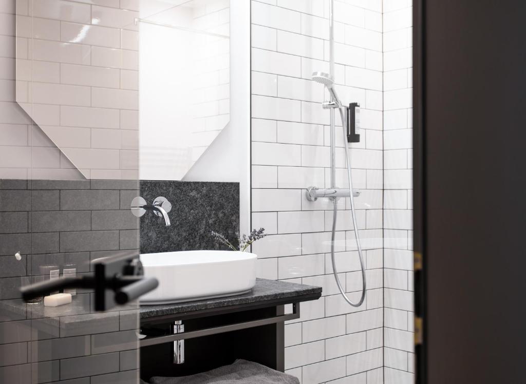 Alpine Hideaway ZILLERTALERHOF - 4 Sterne Superior - 7