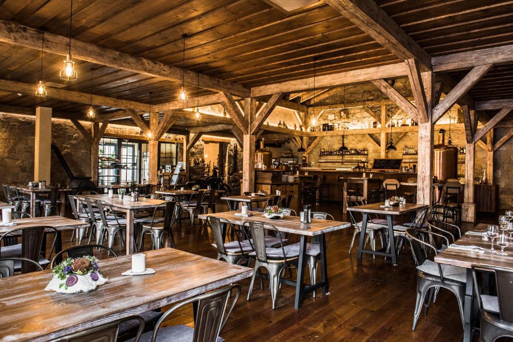 Reštaurácia alebo iné gastronomické zariadenie v ubytovaní Penzión & Wellness MERIDIANA Bojnice rezort