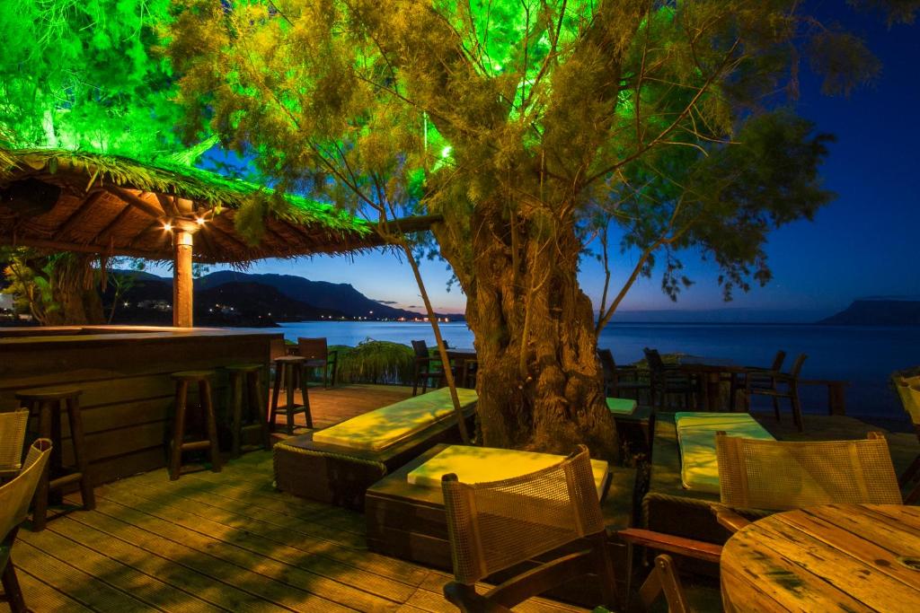 Maria Beach Hotel - 14