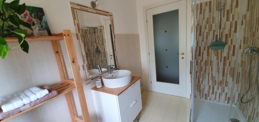 CasaRoman - Triple Room With Private Bathroom