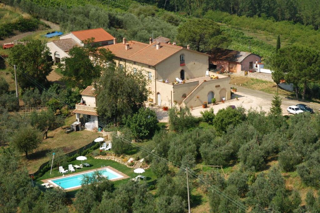 Bazén v ubytování Agriturismo L'Olmo nebo v jeho okolí