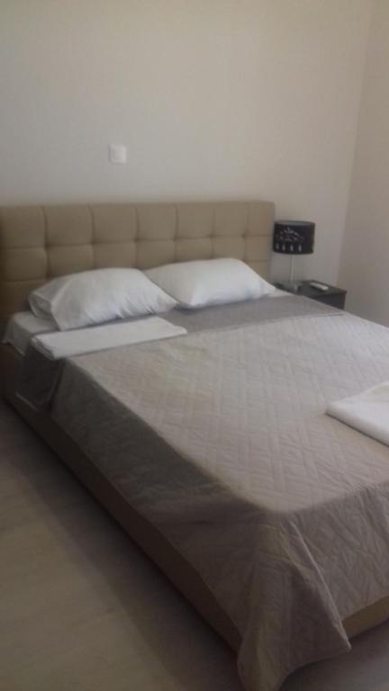 Posteľ alebo postele v izbe v ubytovaní CENTRAL LUXURIOUS SUITE NEAR LIGHTHOUSE