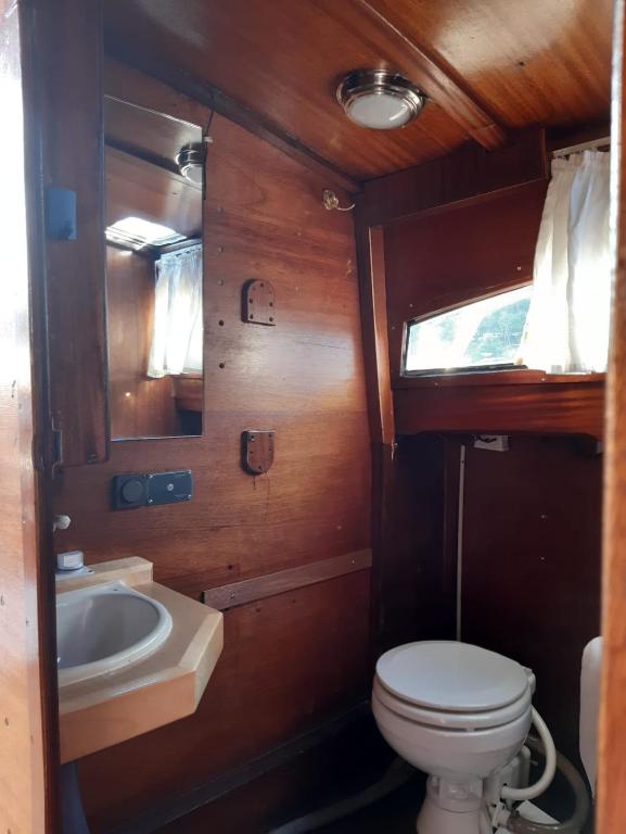 Koupelna v ubytování Cafe Sander´s Camping auf der Mosel