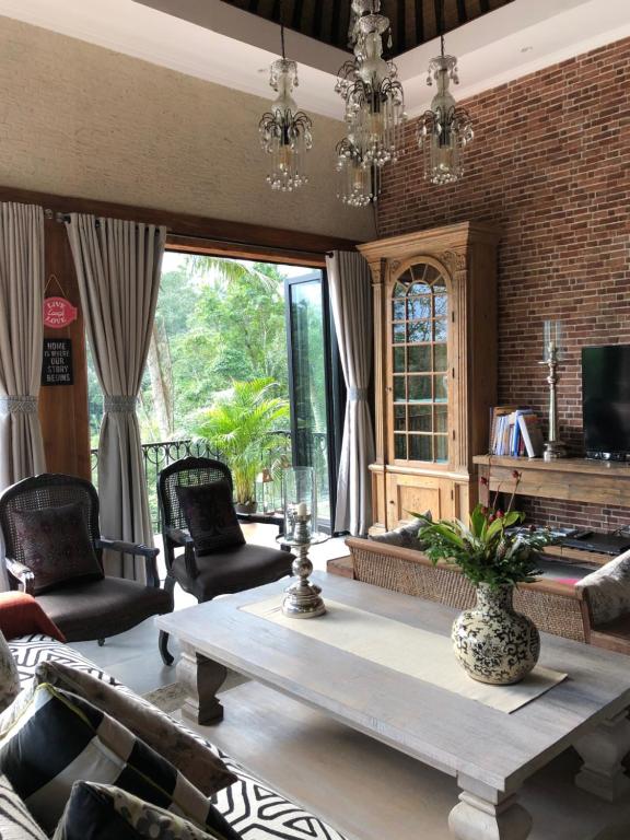 Puri Kasih Gottlieb - 15