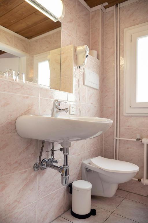 Koupelna v ubytování B&B La Tgamona