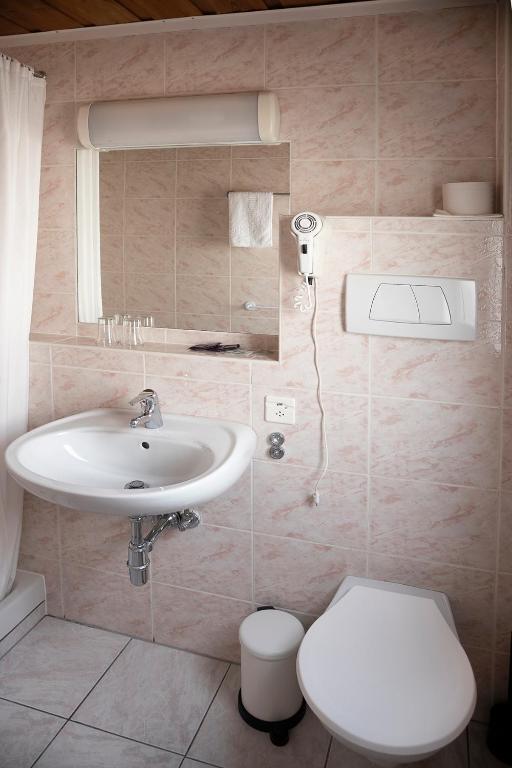 Koupelna v ubytování B&B La Tgamona