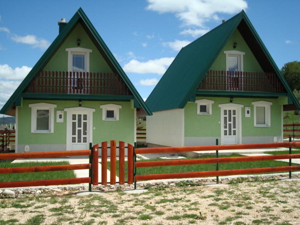 Gallery image of Rooms and Bungalows Sreten Žugić in Žabljak