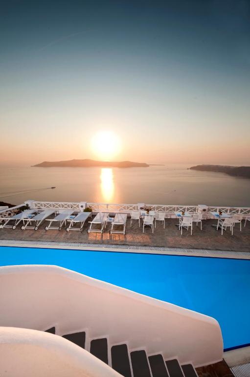 Bazén v ubytování Regina Mare-Adults Only Hotel nebo v jeho okolí