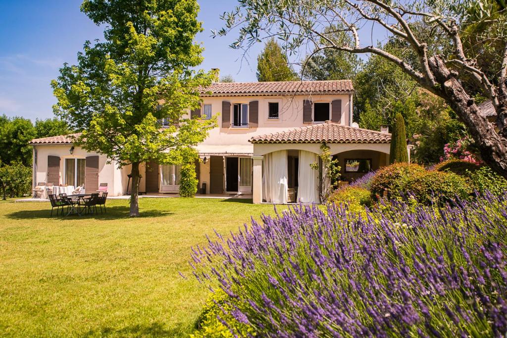 Κήπος έξω από το Auberge De Garance - Villa Prestige 5 Étoiles & Table Gastronomique Étoilé