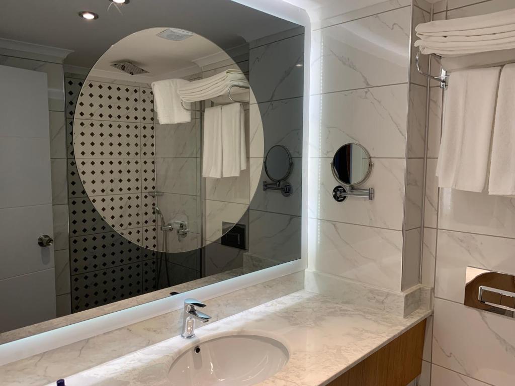 The Sansa Hotel & Spa - Deluxe Room
