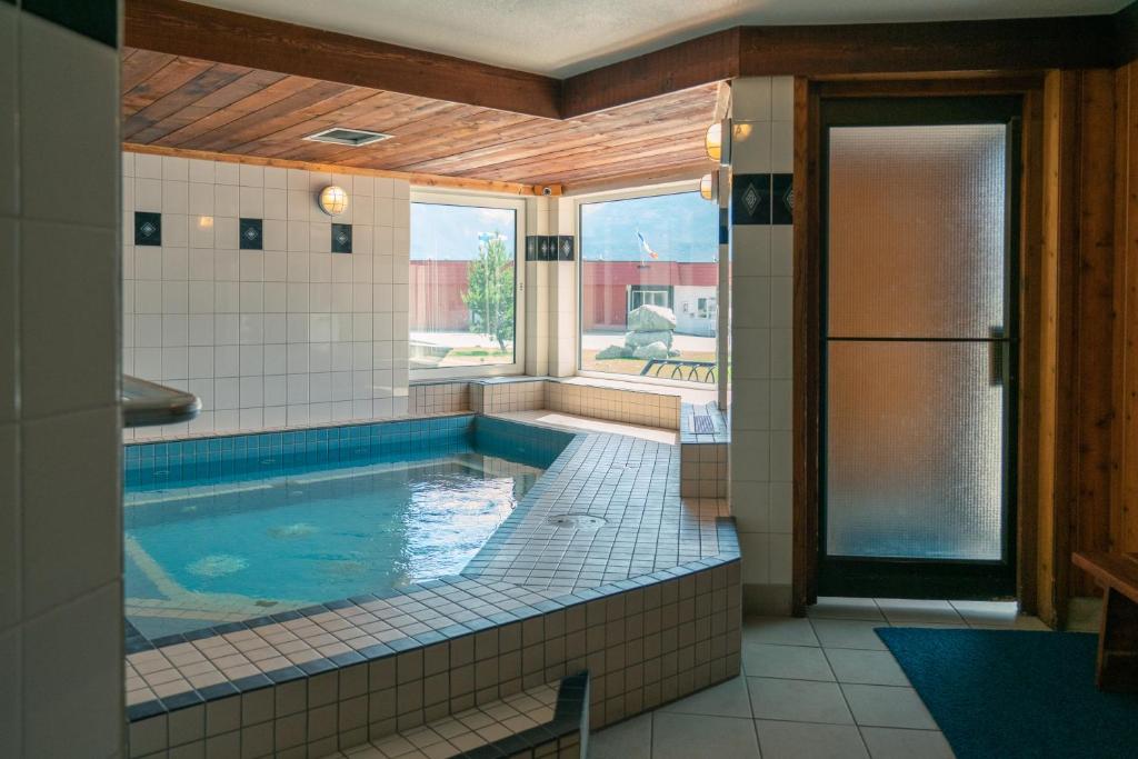 Rocky Mountain Ski Lodge - Resim 42