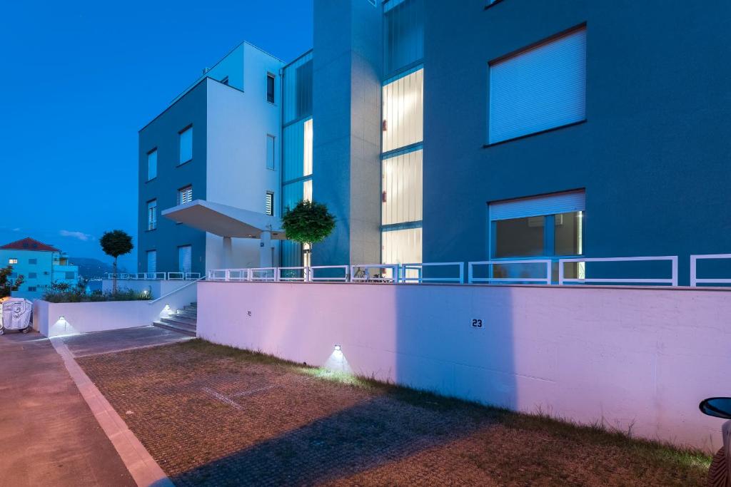 Budova, v ktorej sa apartmán nachádza