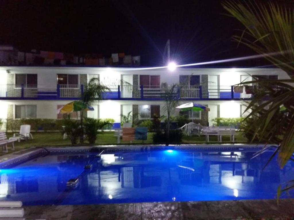 Bazén v ubytování Hotel Playa Krystal nebo v jeho okolí