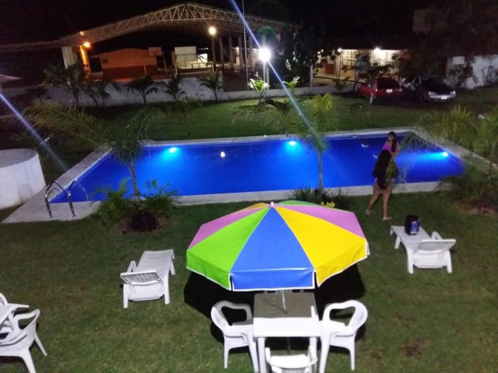 Bazén v ubytování Hotel Playa Krystal nebo v jeho okolí