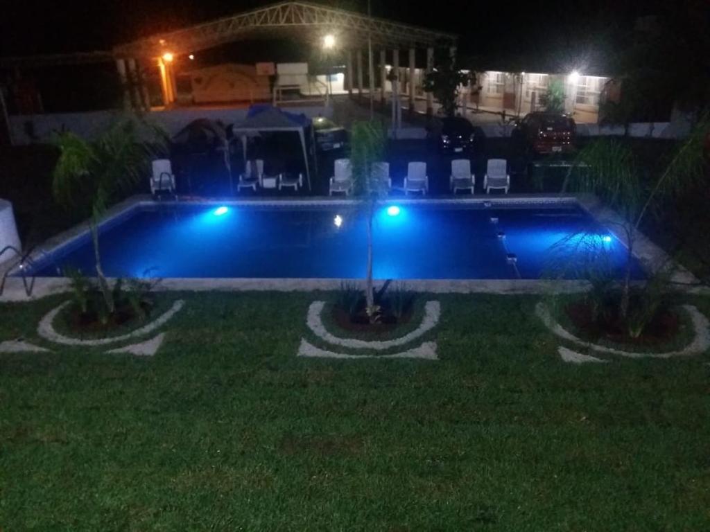 Bazén v ubytování Hotel Playa Krystal nebo v jeho okolí