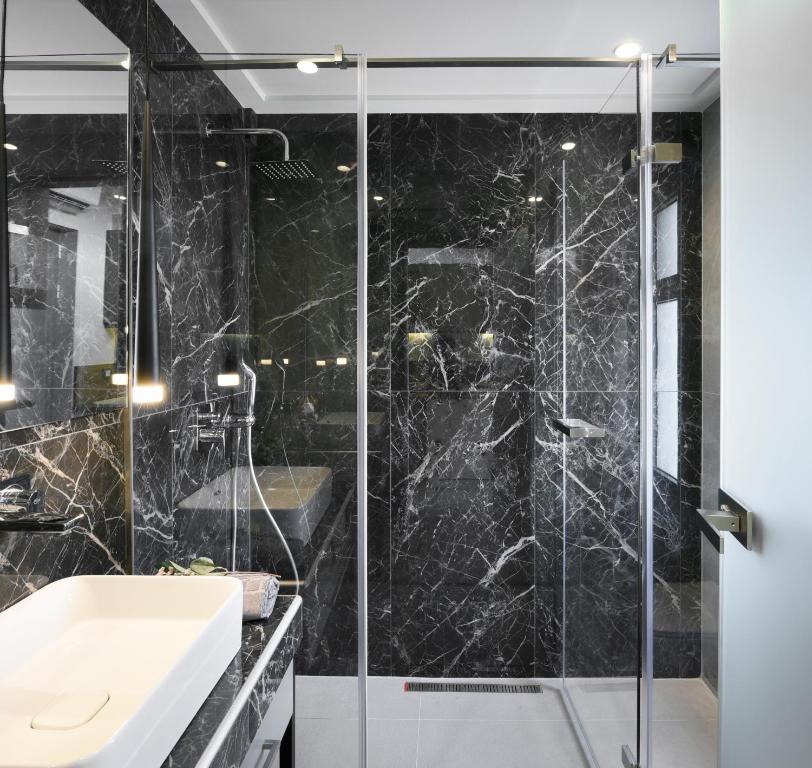 Serenity Suites - 13