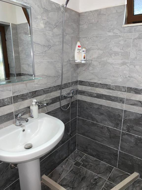 Guest House Genti - Imazhi 3