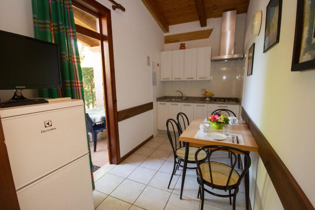 Kuchyň nebo kuchyňský kout v ubytování Camping Santin
