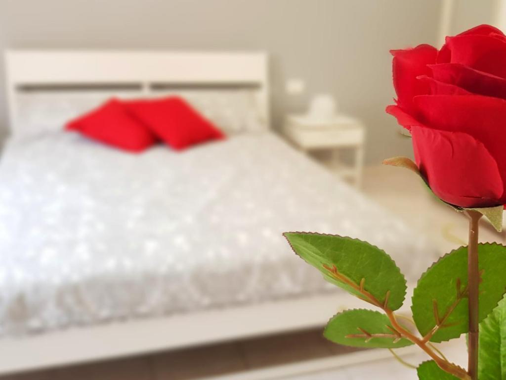 Łóżko lub łóżka w pokoju w obiekcie L'Opera dei Pupi B&b