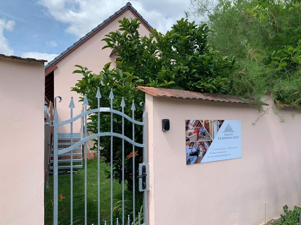 Budynek, w którym mieści się apartament