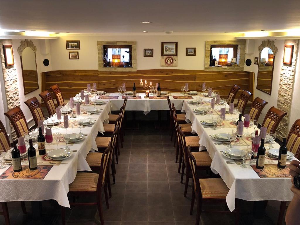 Restaurace v ubytování Angela Panzió