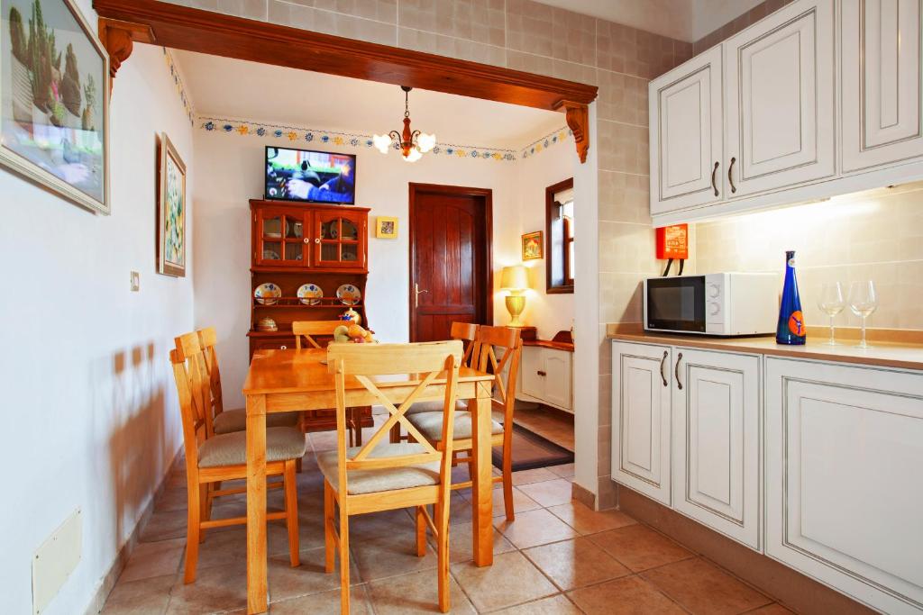 Kuchyň nebo kuchyňský kout v ubytování Villa Dune