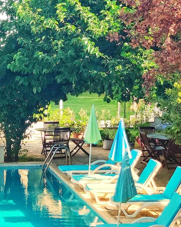 Bazén v ubytování Parla Apart Hotel nebo v jeho okolí