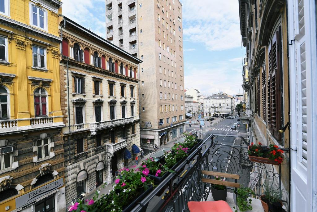 Výhľad na mesto Rijeka alebo výhľad na mesto priamo z apartmánu
