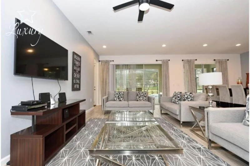 Fabulous 10 Bed 8 Bath Pool Home in Solterra Resort, Davenport, Statele Unite ale Americii