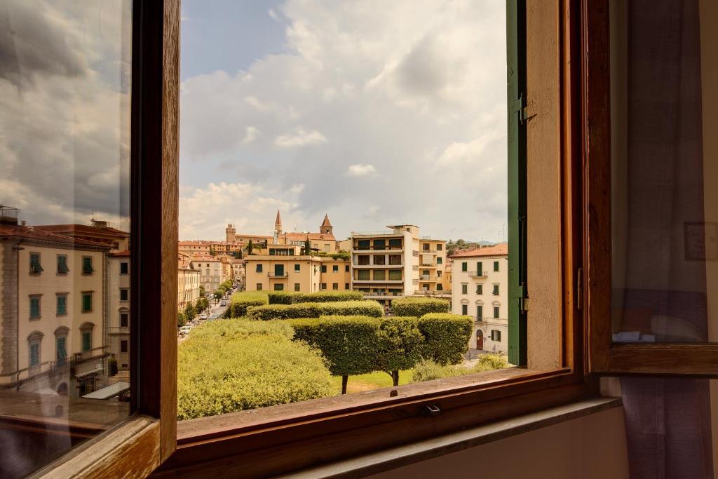 Sette Note Guest House - Driepersoonskamer Met Uitzicht Op De Stad