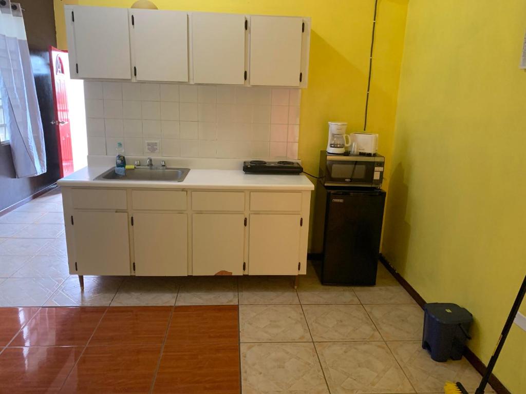 Kuchyň nebo kuchyňský kout v ubytování Rincon Boricua Apartments