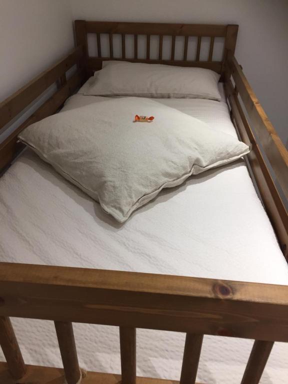 Voodi või voodid majutusasutuse DAD HOME toas
