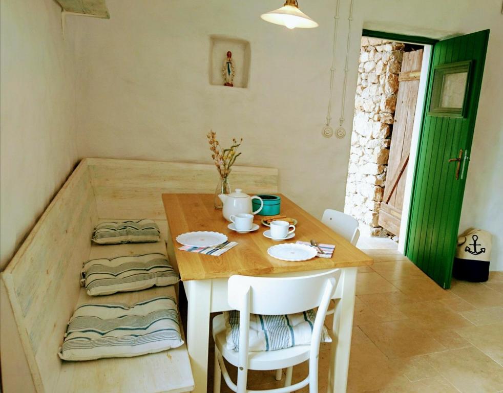 Gallery image of Traditional island Murvica house in Bol