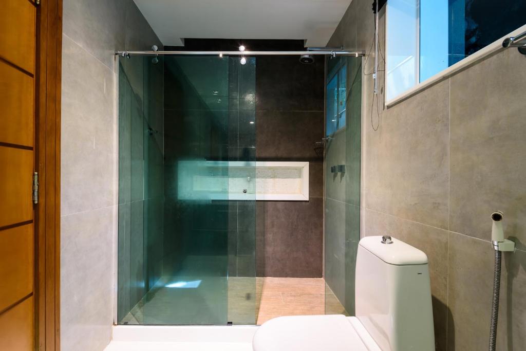  Villa de luxo com 6 suítes e piscina no Joá