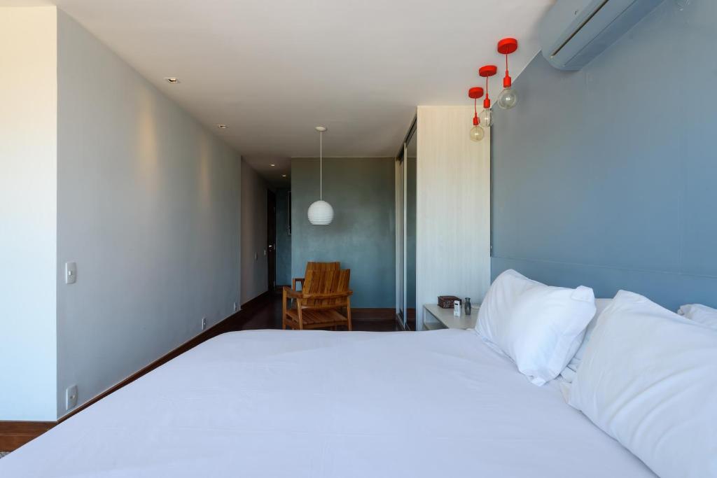 Villa de luxo com 6 suítes e piscina no Joá