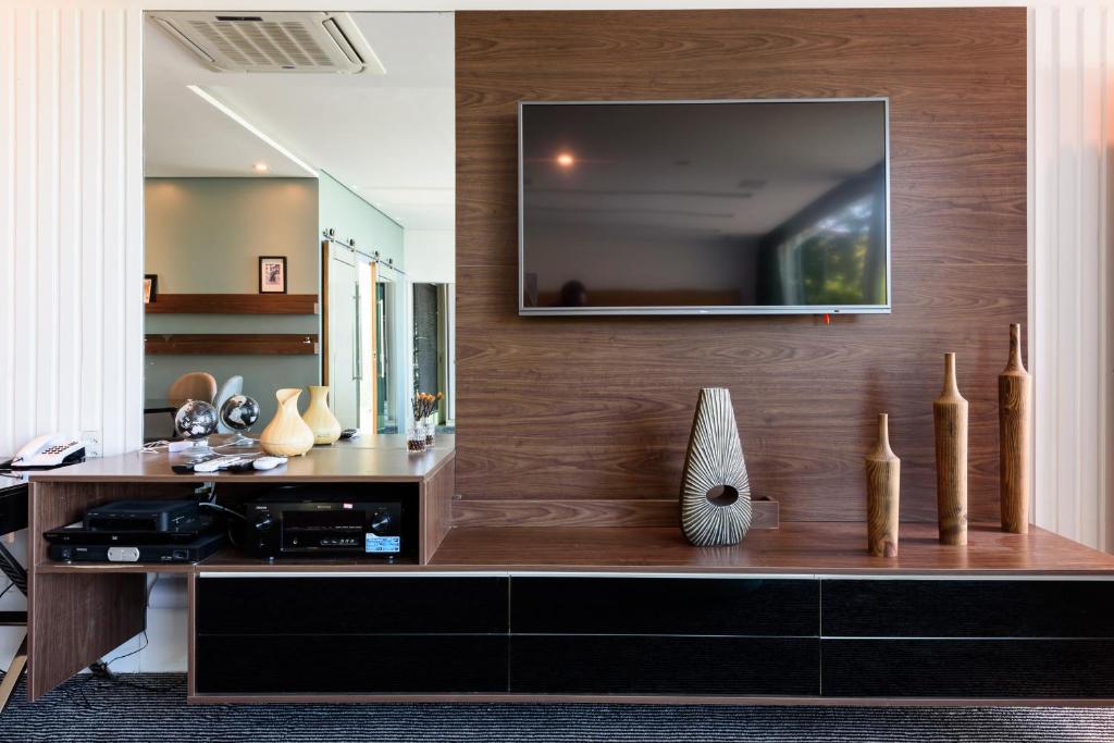  Villa de luxo com 6 suítes e piscina no Joá