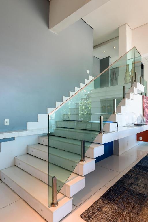  Villa de luxo com 6 suítes e piscina no Joá
