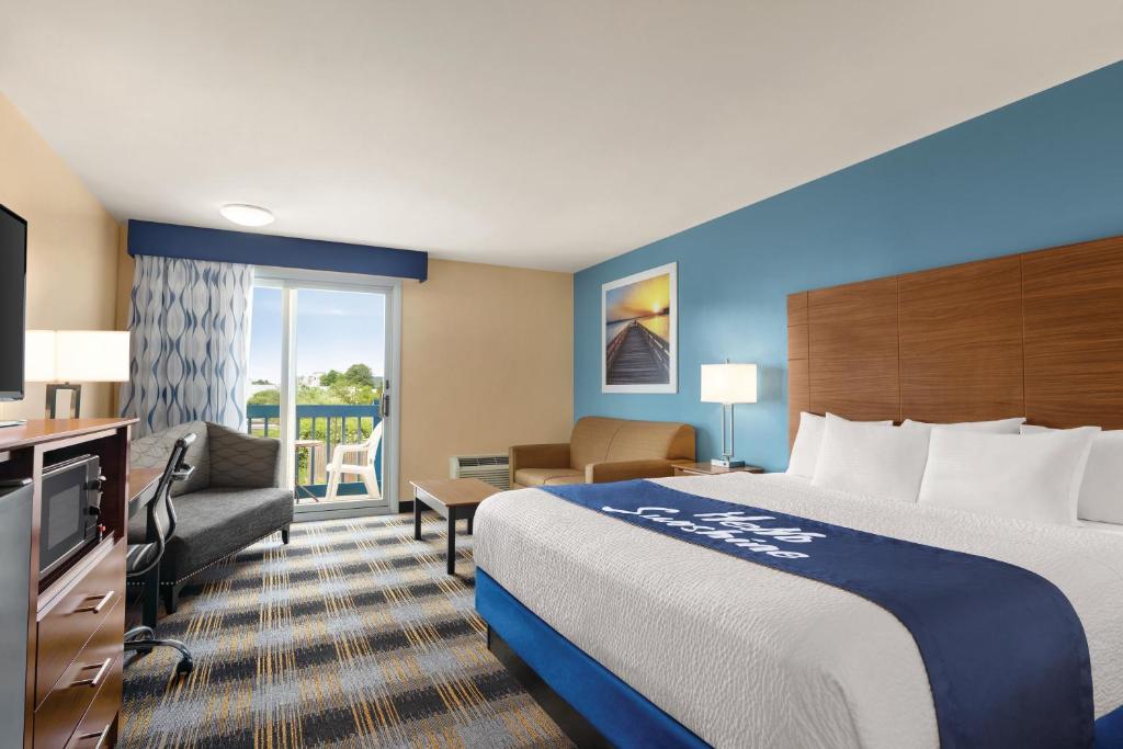 Days Inn by Wyndham Middletown/Newport Area - Quarto King Deluxe - Não Fumador