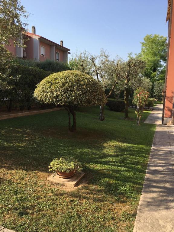 Zahrada ubytování Casa Gaia- Castelnuovo del Garda