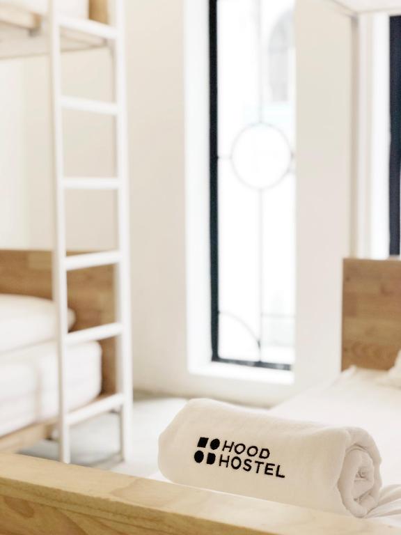 Postel nebo postele na pokoji v ubytování HOOD Hostel