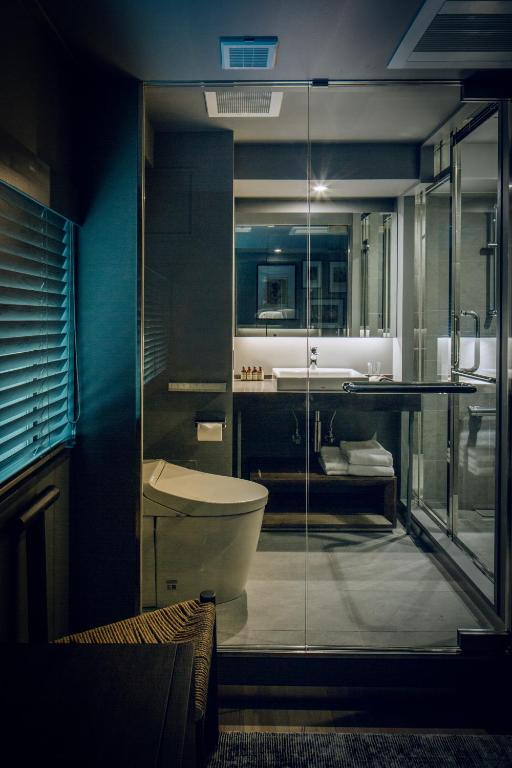 Koupelna v ubytování node hotel