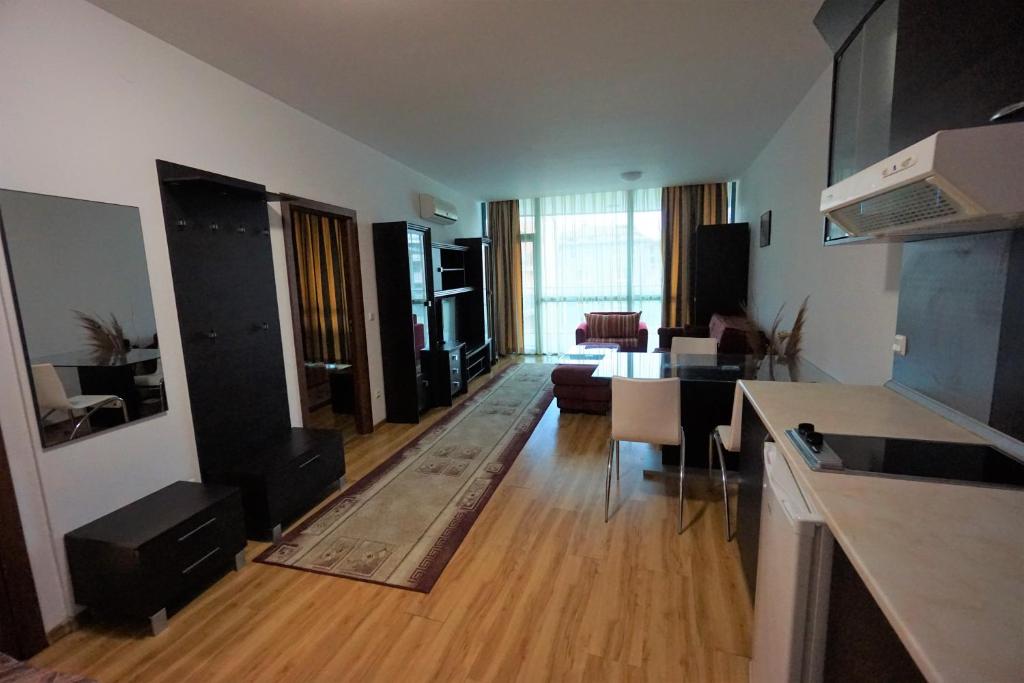 Apartments in hotel Primorsko Del Sol - 